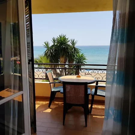 Corfu Beachfront 7 غليفادا