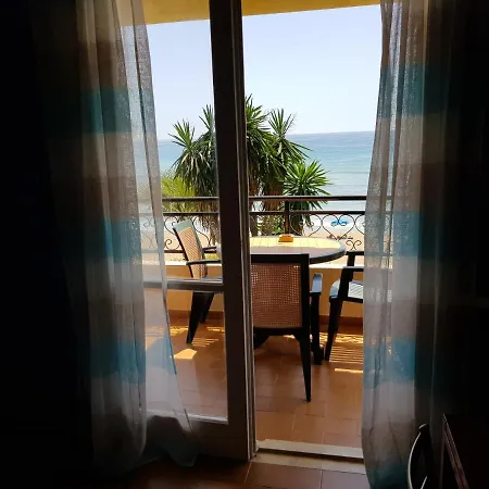 Corfu Beachfront 7 شقة غليفادا